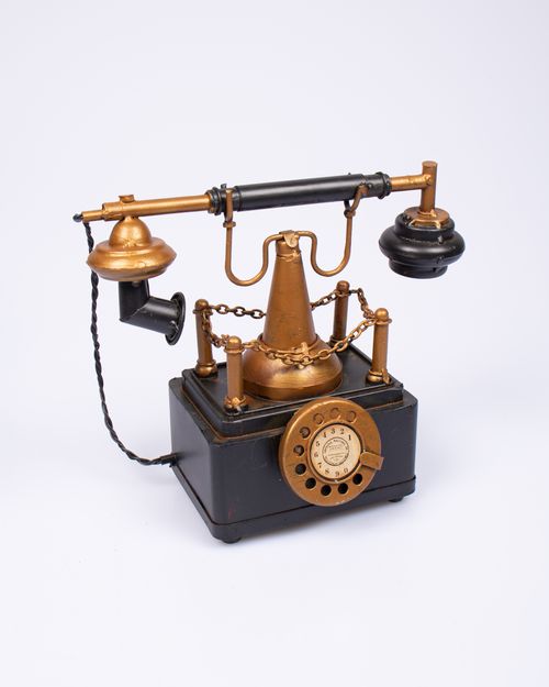 Decoratiune metalica telefon