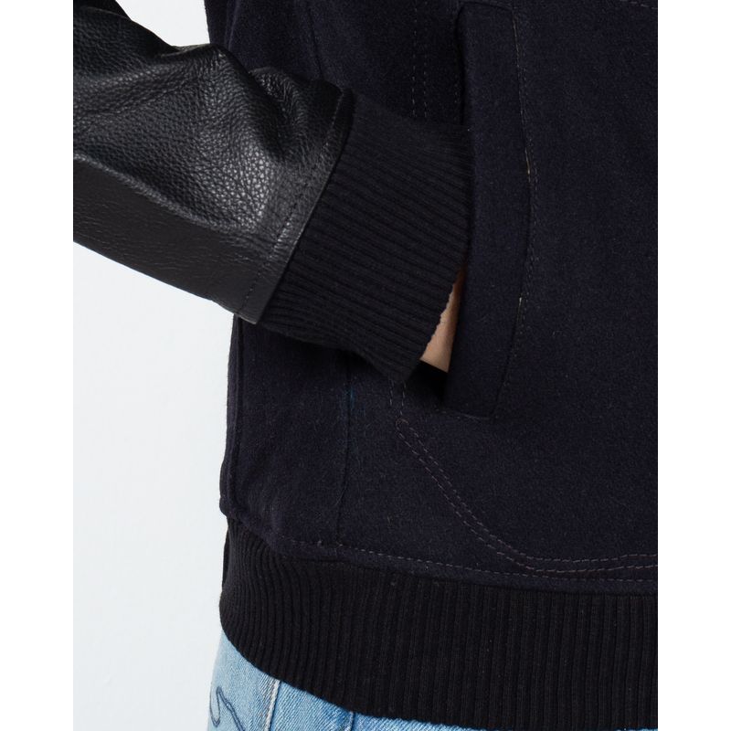 Jacheta-cu-interior-captusit-si-capse-metalice-N230535003