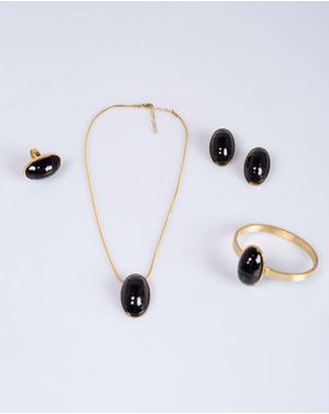 Set format din 4 accesorii aurii cu piatra neagra