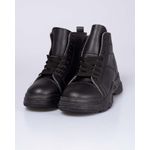 Ghete-cu-siret-si-talpa-groasa-24FEI09002