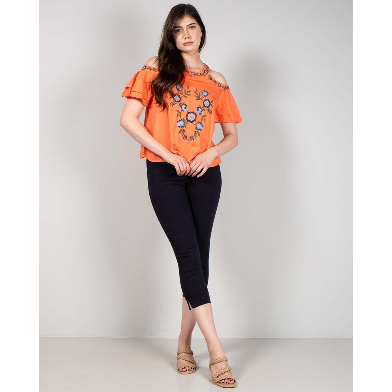Bluza-cu-umerii-goi-si-model-brodat-N231677001