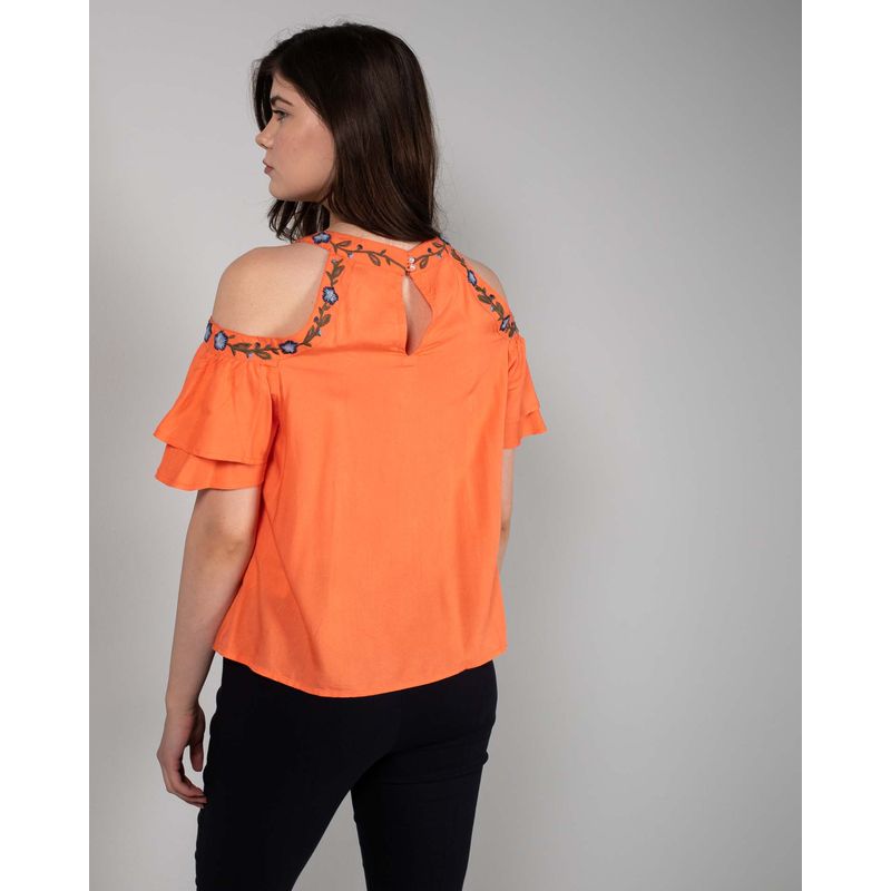 Bluza-cu-umerii-goi-si-model-brodat-N231677001