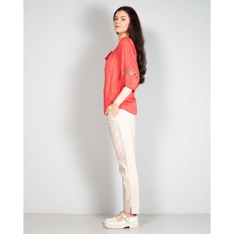 Bluza-lejera-cu-model-brodat-N241207001