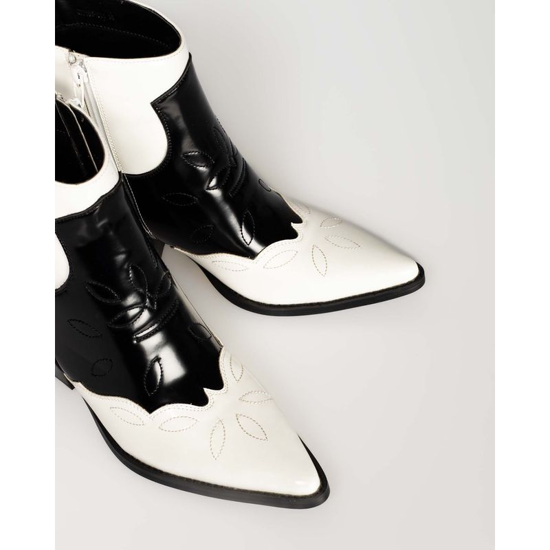 Botine-cu-varf-ascutit-si-toc-24EPY46009