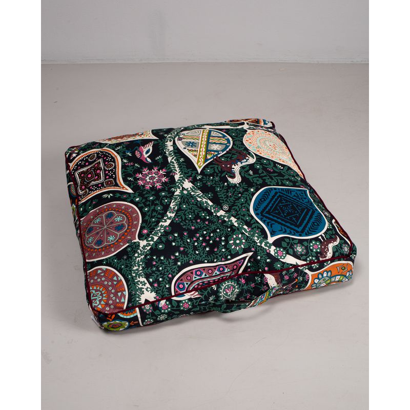 Perna-de-sezut-si-de-podea-cu-model-Paisley