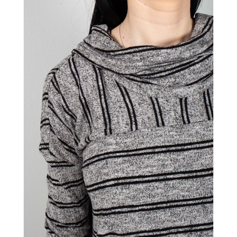 Bluza-in-dungi-cu-maneca-lunga-si-guler-inalt-N240664046