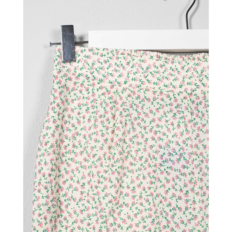PANTALONI-SCURTI-PENTRU-FEMEI-24SDP01102