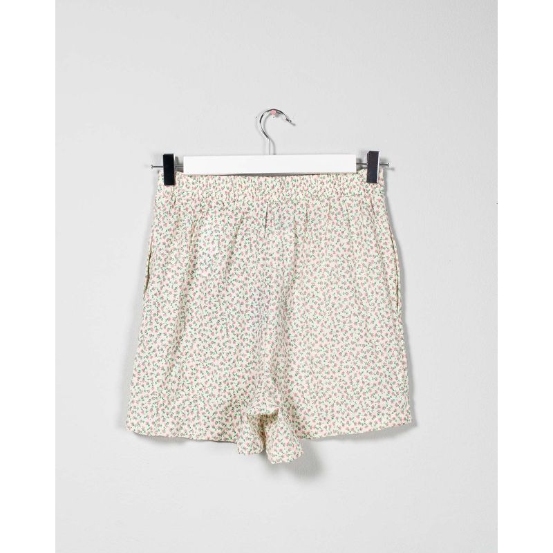 PANTALONI-SCURTI-PENTRU-FEMEI-24SDP01102