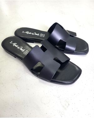 Sandale din piele naturala negre cu talpa joasa 25VEN02001