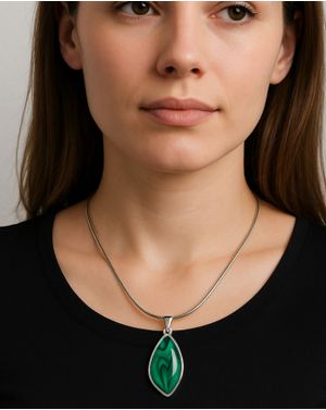 Colier cu piatra verde