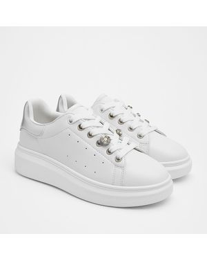 Pantofi sport albi cu talpă înălțată și detalii strălucitoare 25ANT01114