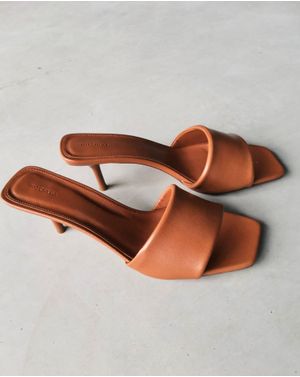 Sandale din piele naturală cu toc subțire