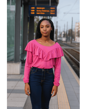 Bluza tricotata fin cu volane 23MAY28011