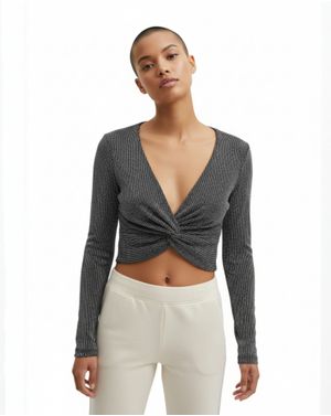 Bluză Damă Crop Top Neagră cu Fir Metalic și Nod Frontal 24POS47K10