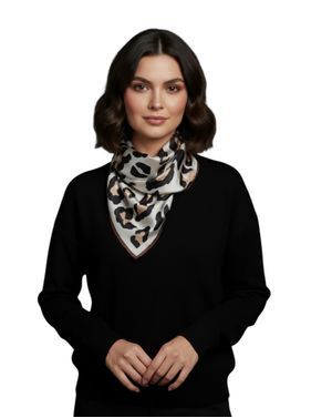 Eșarfă pătrată cu imprimeu leopard și bordură maro 25TAI22060