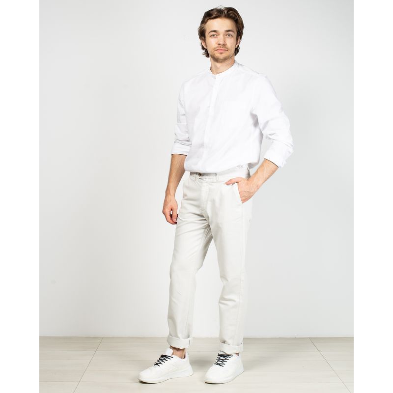 Pantaloni-drepti-cu-buzunare-si-nasturi