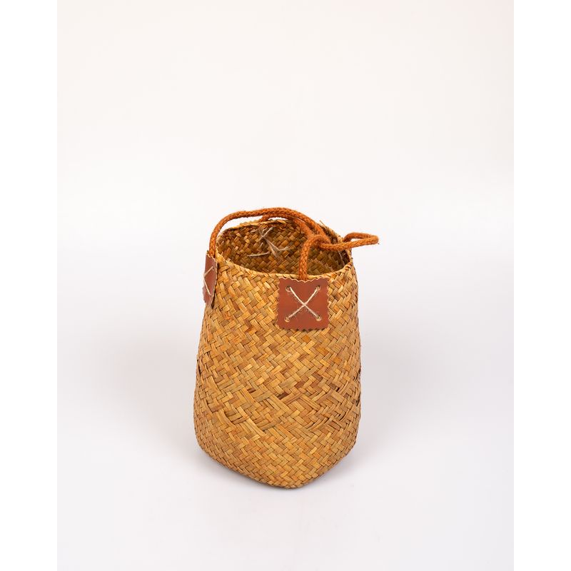 Cos-decorativ-impletit-cu-manere