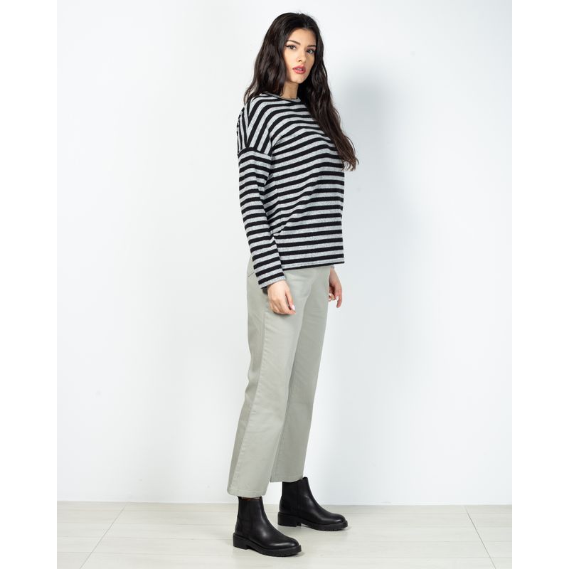 Pantaloni-evazati-cu-buzunare-2030901031