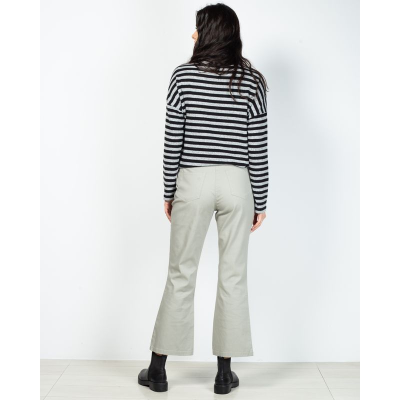 Pantaloni-evazati-cu-buzunare-2030901031